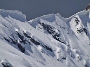 06 In alta quota le cornici di neve resistono